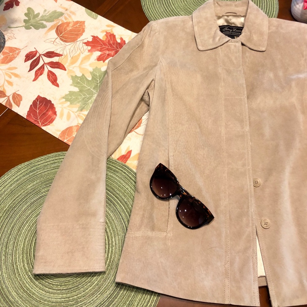 TERRY LEWIS LUXURY Beige Jacket 🧥 Can go with Dress 👗 Jeans 👖 and more